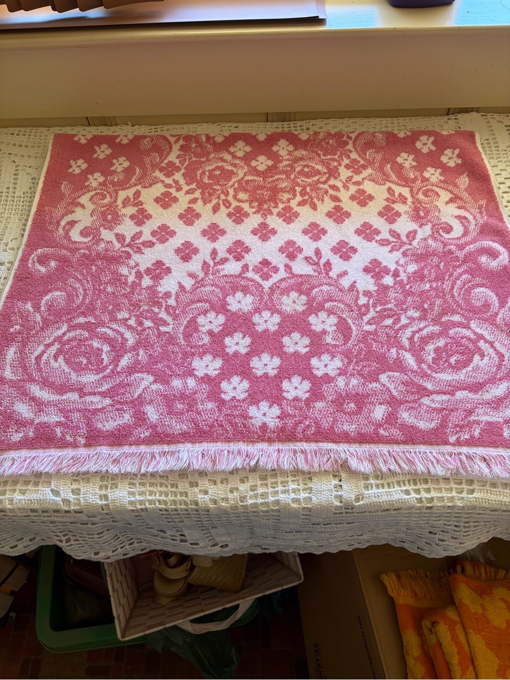 Vintage Fieldcrest Pink and White Jacquard Bath Towel and Washcloth Set - Picture 6 of 9